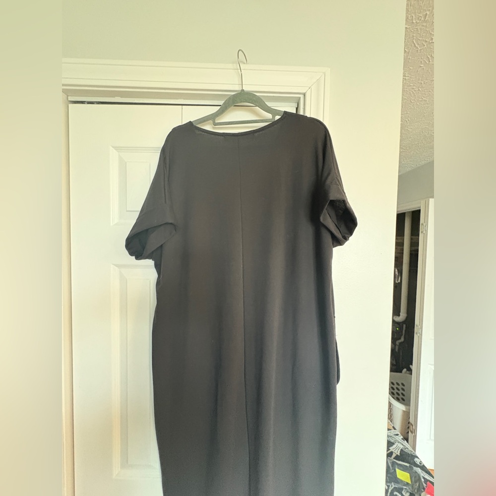 EUC Three Bird Nest On The Go Round Hem Pocketed Midi Dress - Black, Medium - Picture 12 of 15